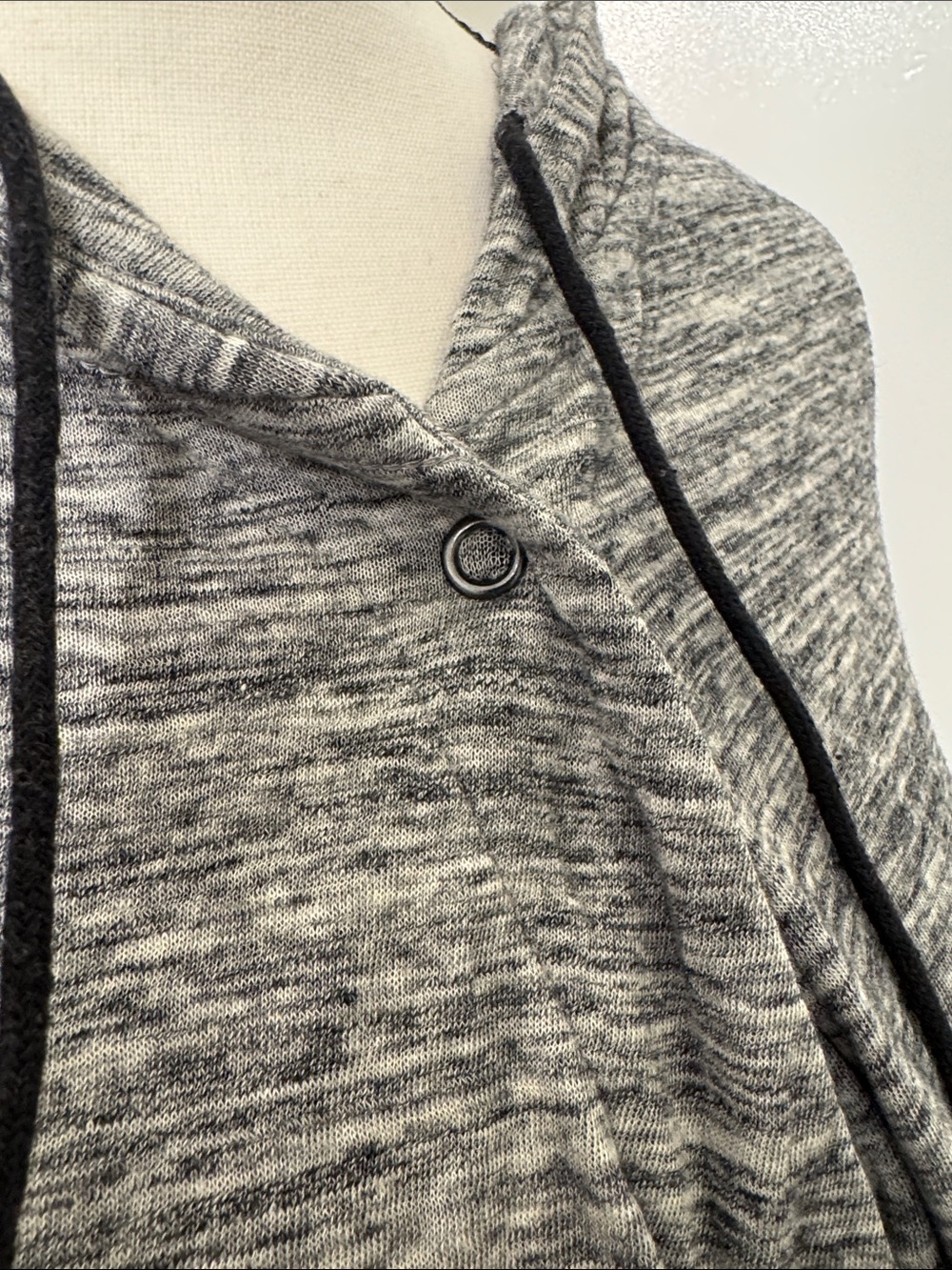 NWT Vince Camuto Gray Hooded Open-Front Sleeveless Sweatshirt - Picture 4 of 10
